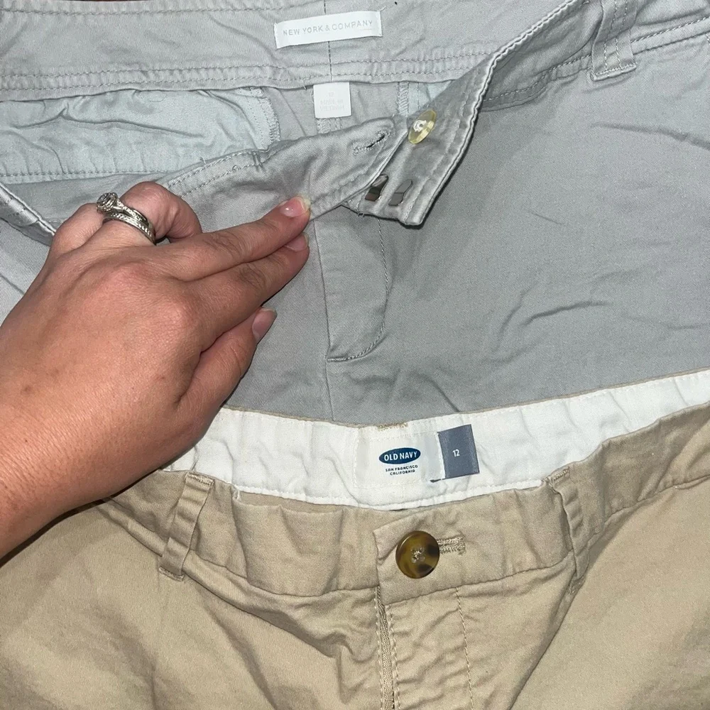 Women's bundle of size 12 shorts old navy and New York and company - Picture 3 of 6